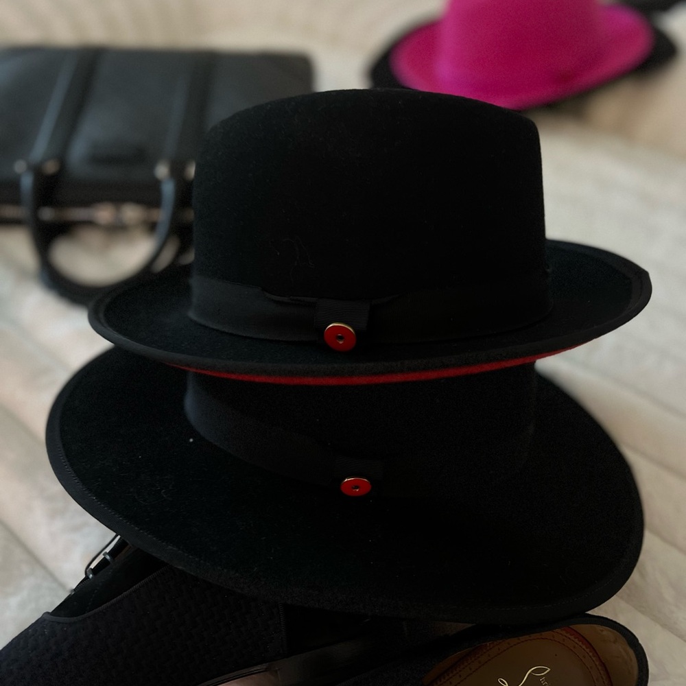 Black Fedora Hat with Red Accent - Picture 4 of 7